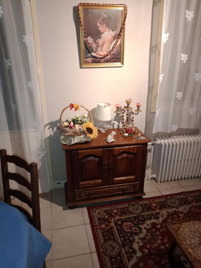 Maison Entiere Avec Parking, Garage Et Jardin Монлюсон Экстерьер фото